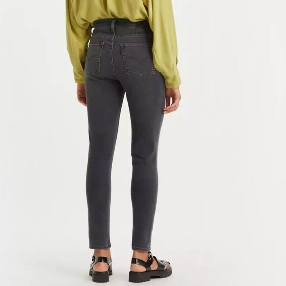 EUC Levi's 721 High Rise Skinny Jeans Black w/distressed knees - Picture 5 of 6